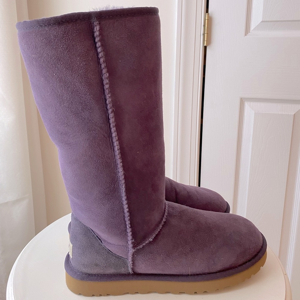 UGG Tall Classic II Boot - Eggplant Sz 8